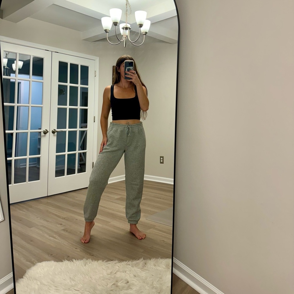 Aritzia TNA Gray Sweatpants M